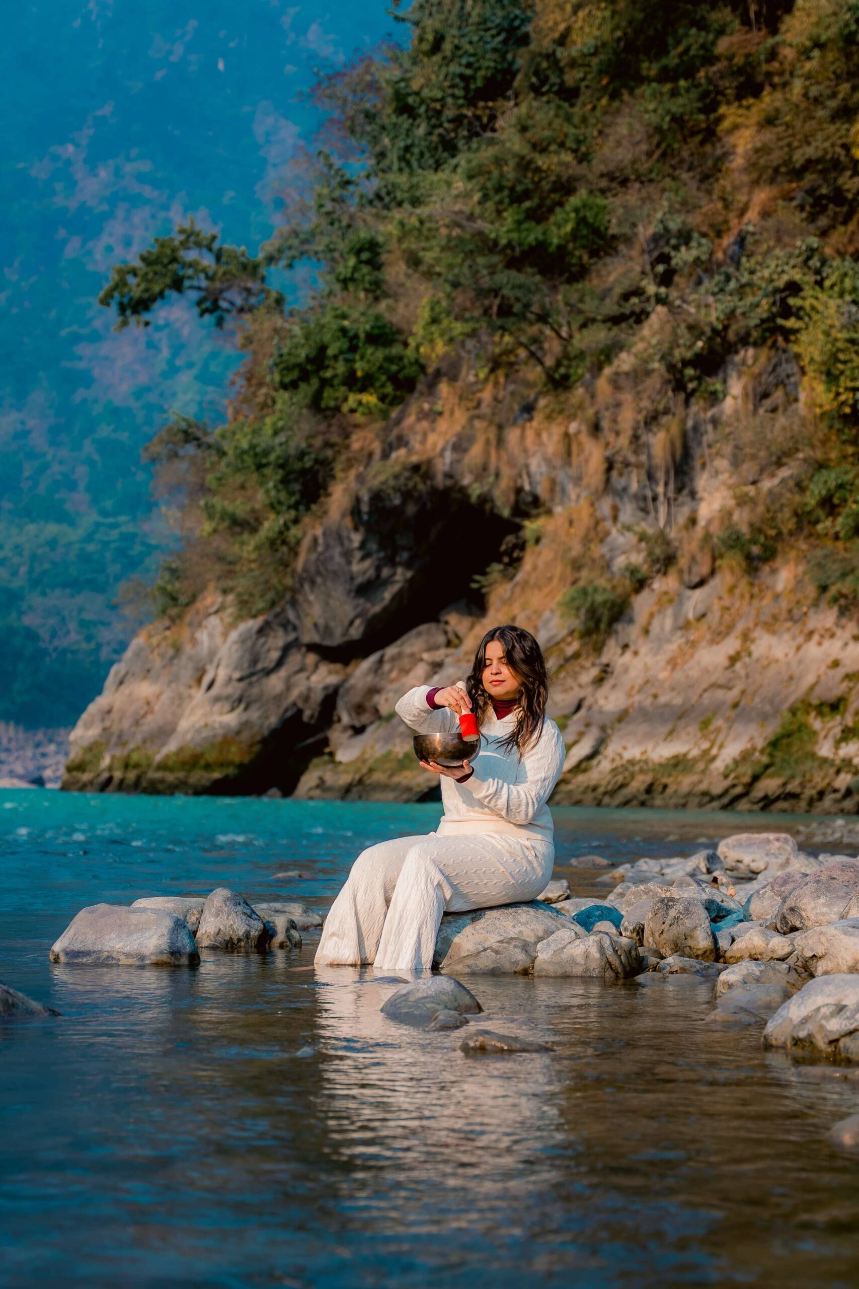 Dishaa Khanse Best Sound Healing Therapist Pune